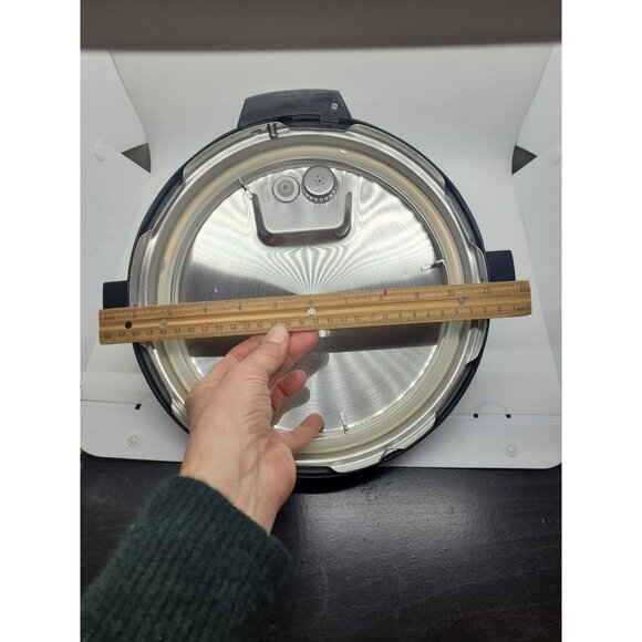 Instant Pot Pressure Cooker Lid Replacement Part rubber gasket - Picture 1 of 3